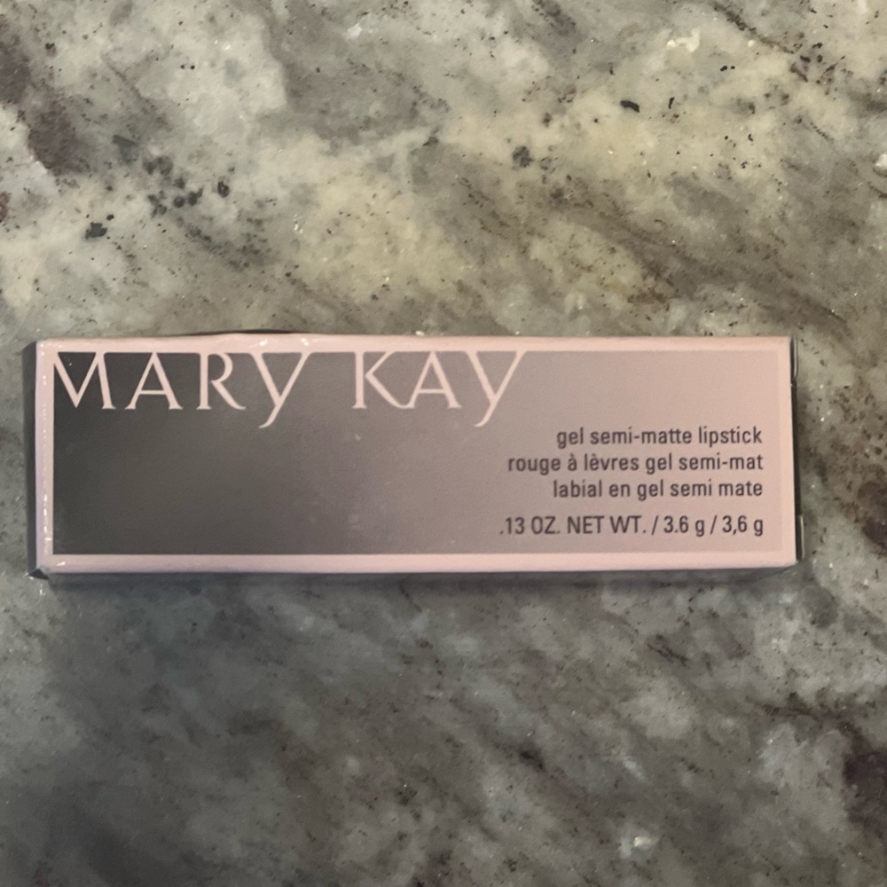 Mary Kay. Semi-matte lipstick gel. Color Mauve Moment